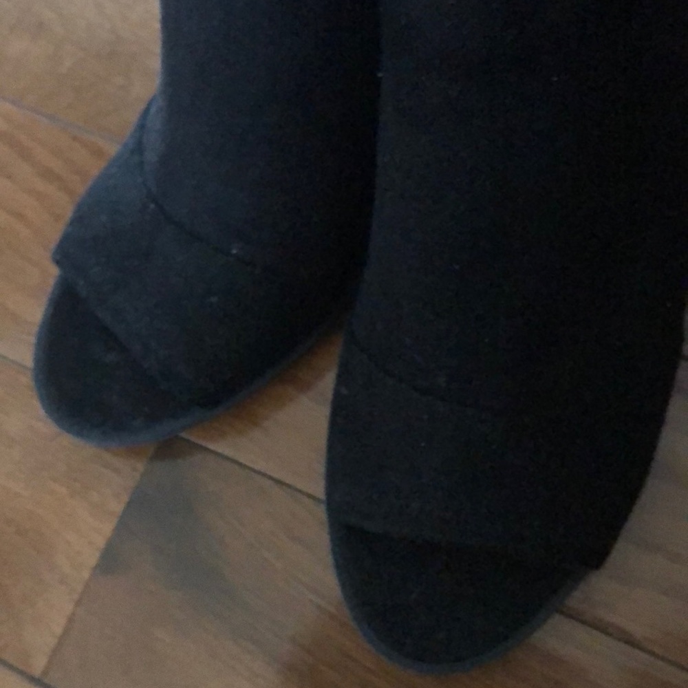 Shoes - Picture 5 of 5
